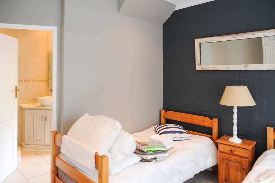 5 Bedroom Property for Sale in Myburgh Park Western Cape